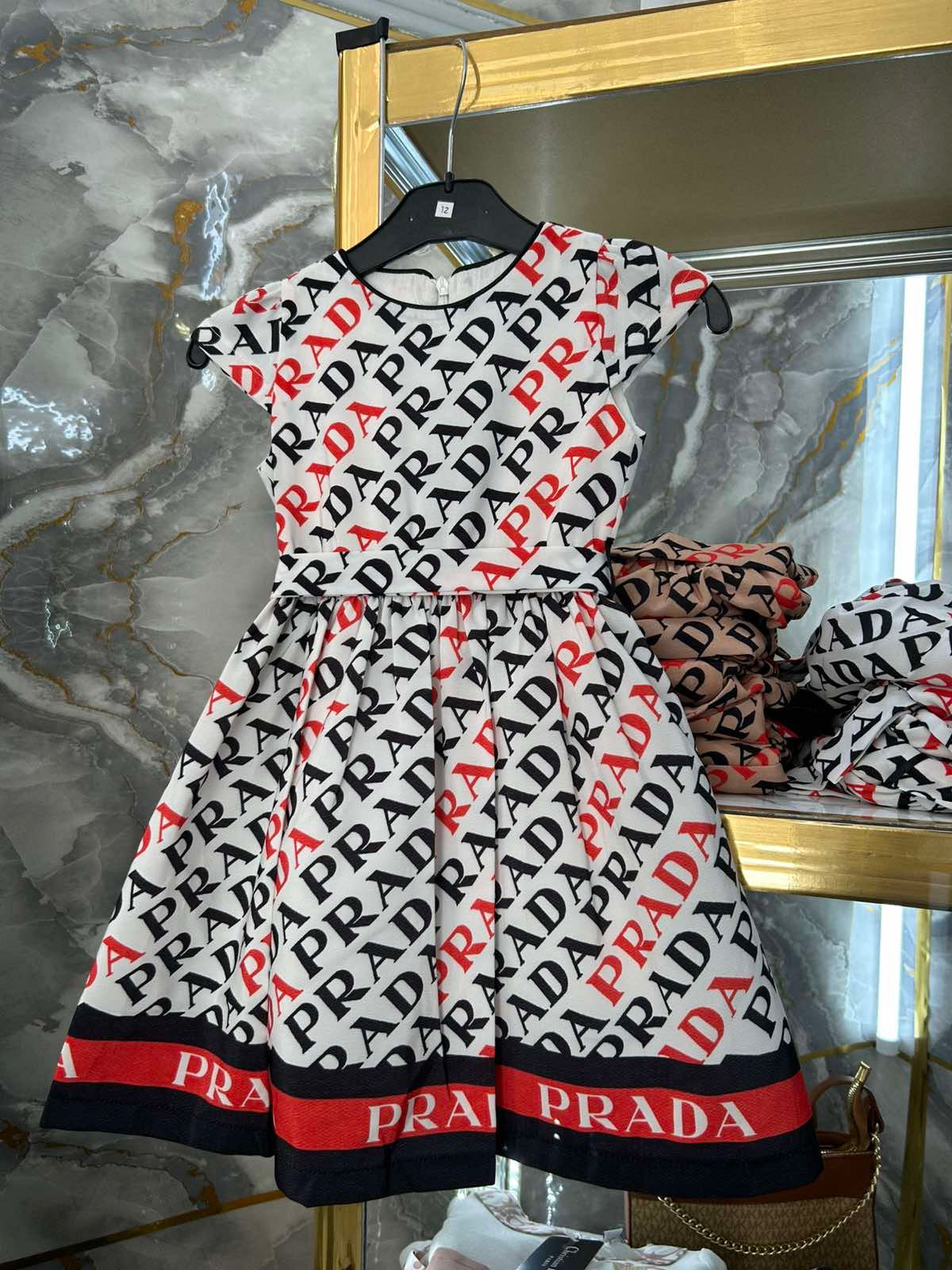 PRADA ΦΟΡΕΜΑ