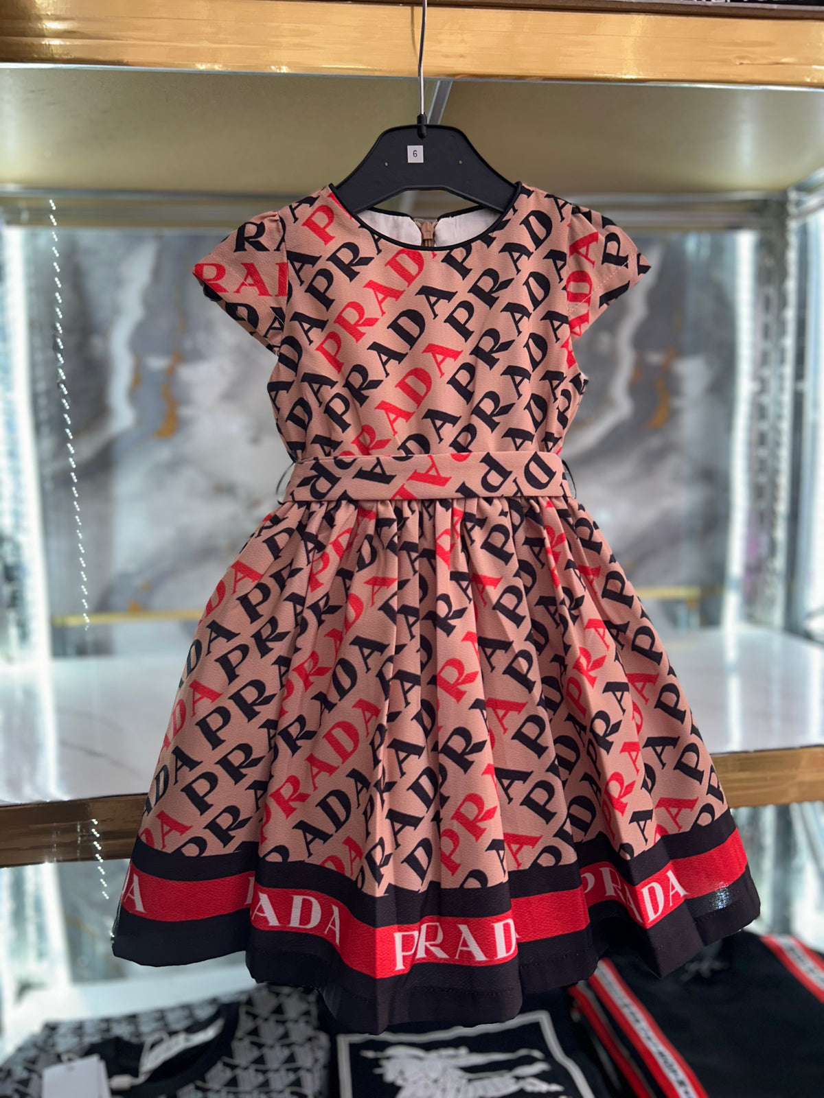 PRADA ΦΟΡΕΜΑ